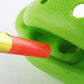 Lustiges Spiel mit der Froschzungen-Maske